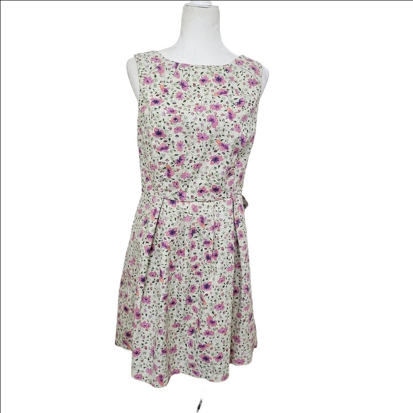 Pink Martini Dresses & Skirts - Pink Martini V Back Floral Fit and Flare Above Knee Dress Cotton Womens Medium